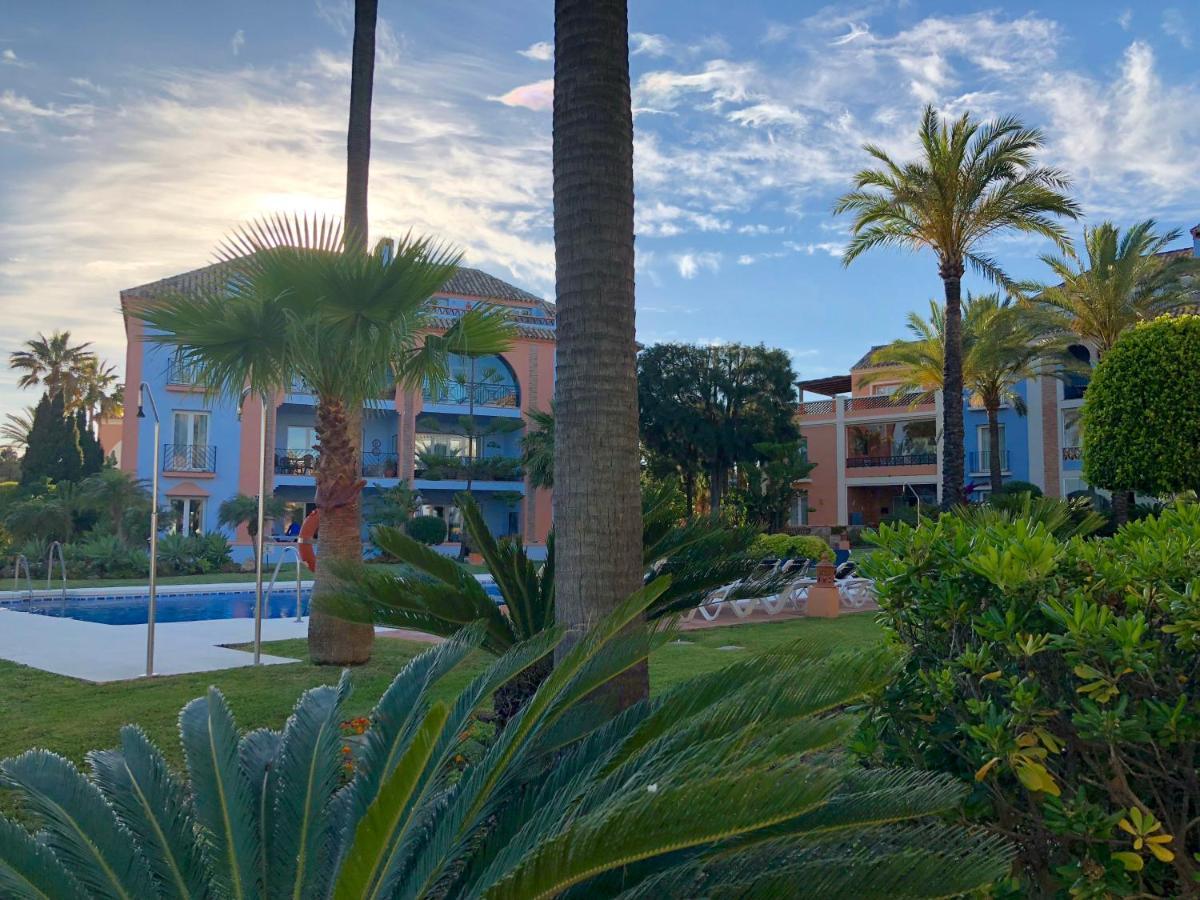 La Perla De La Bahia, Urbanizacion Gran Lujo Apartment Bahia de Casares Luaran gambar